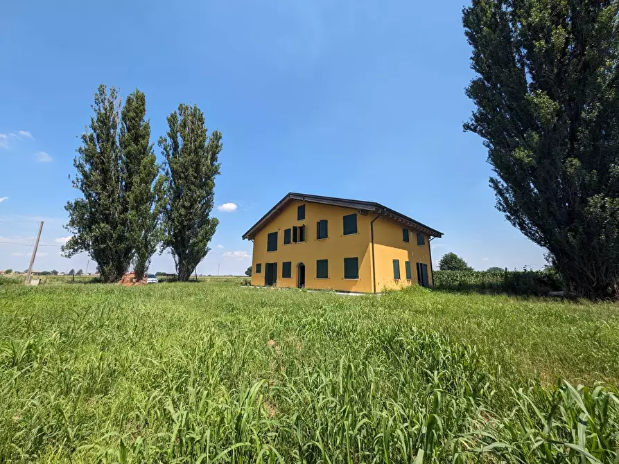 Immagine 2 di Villa in vendita  in via Frutteti 45 a Terre Del Reno