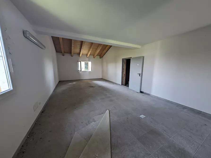 Immagine 9 di Villa in vendita  in via Frutteti 45 a Terre Del Reno