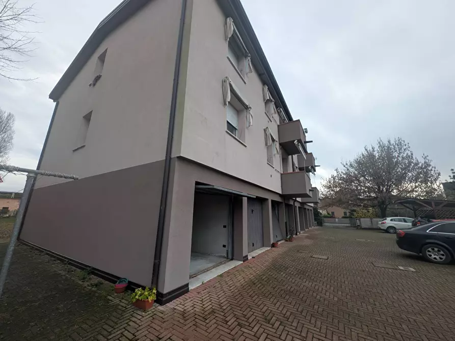 Immagine 2 di Box auto in vendita  in Via Giovanni Fei 6 a Ferrara