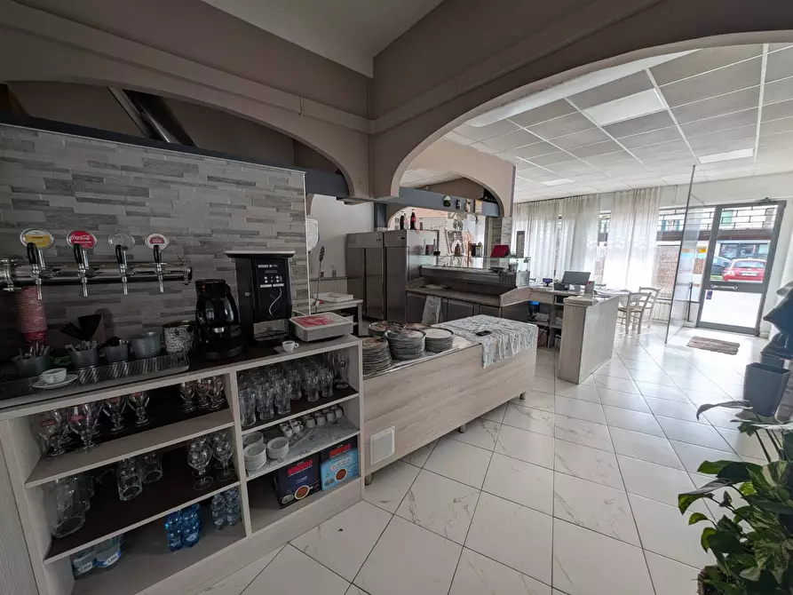 Immagine 4 di Attività commerciale in vendita  in via chiesa 124 a Ferrara