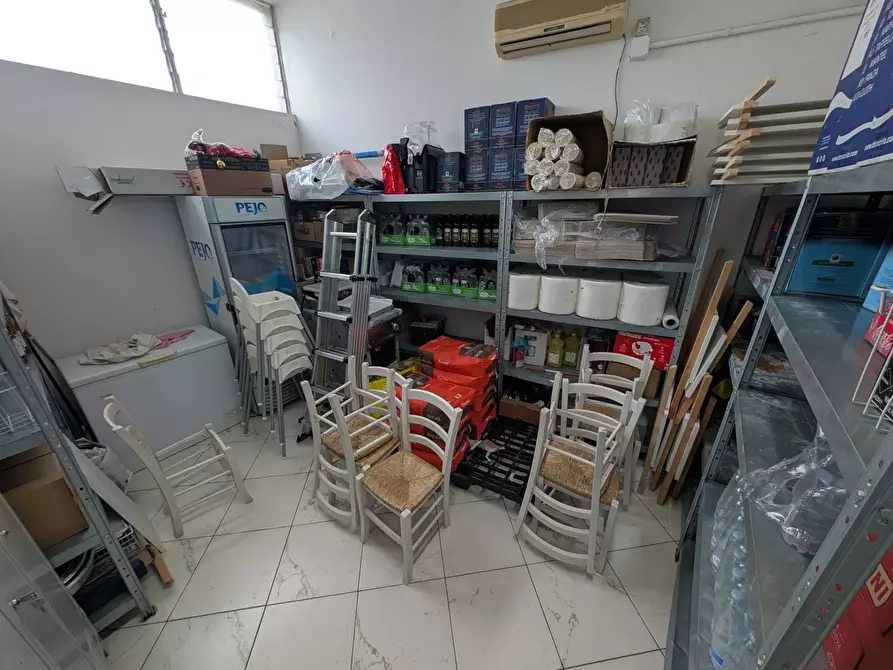 Immagine 11 di Attività commerciale in vendita  in via chiesa 124 a Ferrara