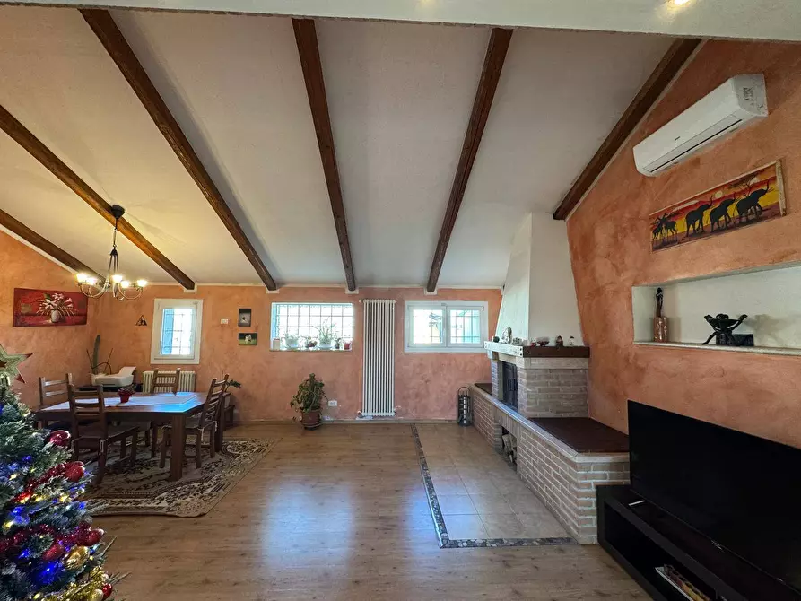 Immagine 2 di Villa in vendita  in via Cà Nova Ducale 7 a Voghiera