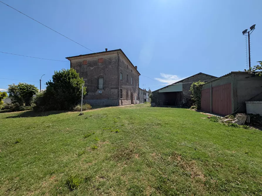 Immagine 32 di Villa in vendita  in via Ludovico Ariosto 90 a Masi Torello