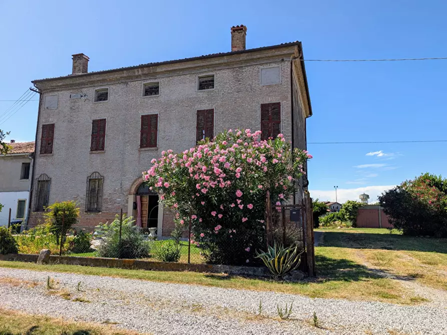 Immagine 1 di Villa in vendita  in via Ludovico Ariosto 90 a Masi Torello