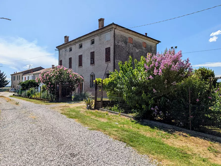 Immagine 2 di Villa in vendita  in via Ludovico Ariosto 90 a Masi Torello