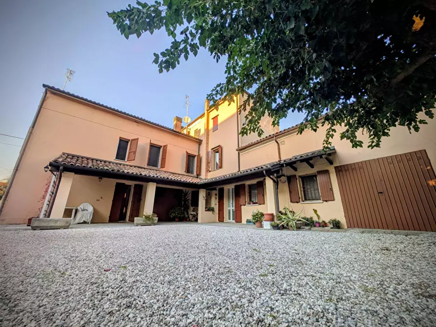 Immagine 2 di Casa semindipendente in vendita  in Via Del Primaro 61 a Ferrara