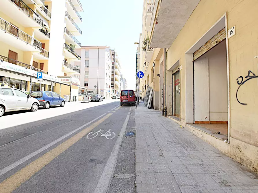 Immagine 5 di Locale commerciale in vendita  in DIAZ 15 E a Sassari