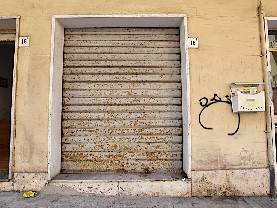 Immagine 6 di Locale commerciale in vendita  in DIAZ 15 E a Sassari