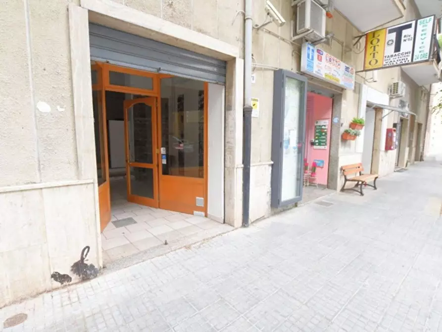 Immagine 1 di Locale commerciale in affitto  in Napoli 78 a Sassari
