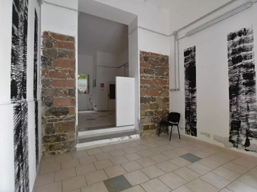 Immagine 5 di Locale commerciale in affitto  in Napoli 78 a Sassari