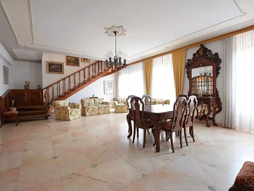 Immagine 1 di Casa indipendente in vendita  in Grazia Deledda 33 a Sassari