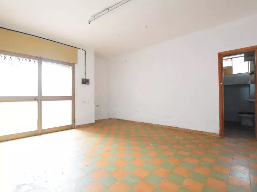 Immagine 16 di Locale commerciale in vendita  in VIA STANIS MANCA 1 a Sassari