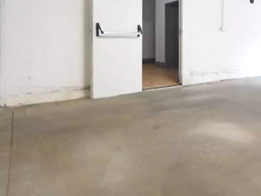 Immagine 9 di Box auto in vendita  in Via Millelire 11 a Sassari