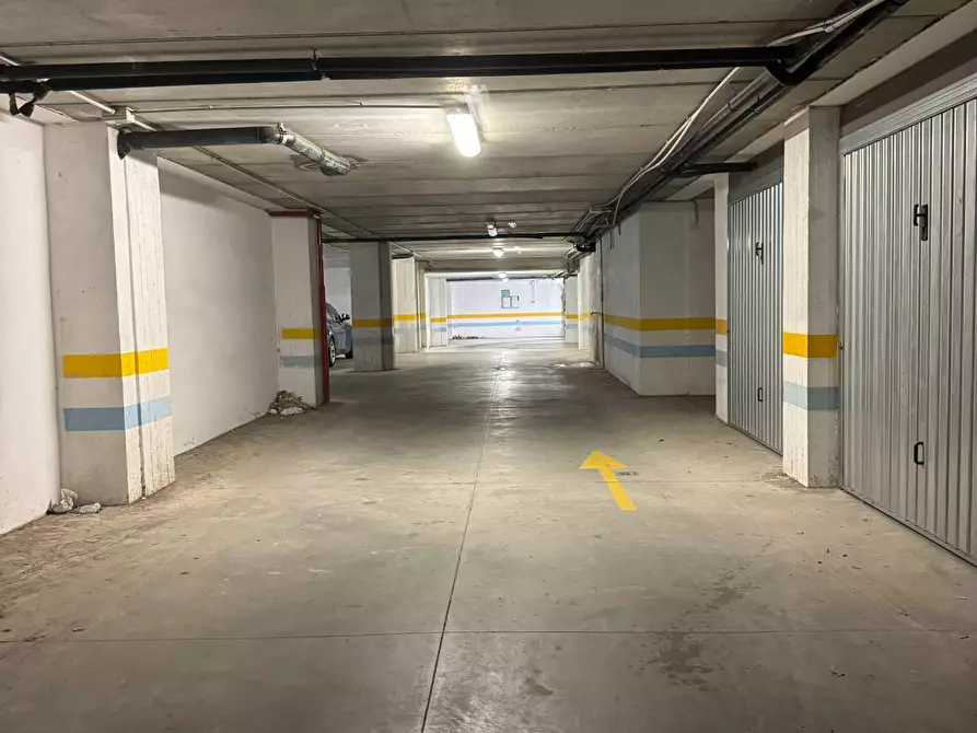 Immagine 9 di Box auto in vendita  in via Buccari 40 a Sassari