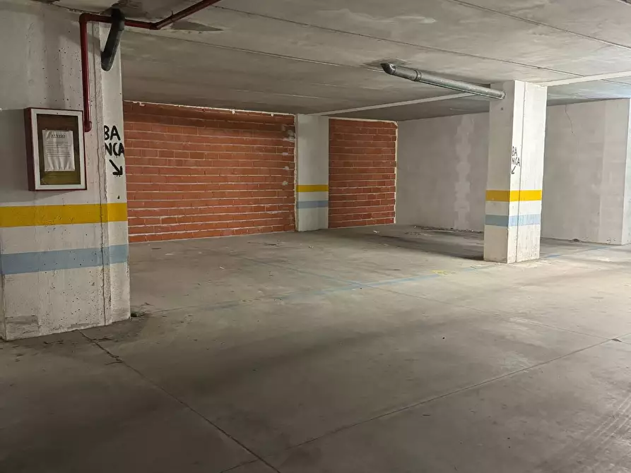 Immagine 8 di Box auto in vendita  in via Buccari 40 a Sassari