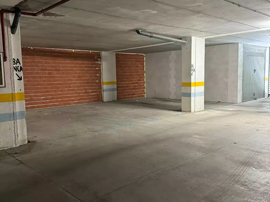 Immagine 11 di Box auto in vendita  in via Buccari 40 a Sassari