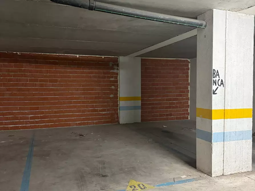 Immagine 10 di Box auto in vendita  in via Buccari 40 a Sassari