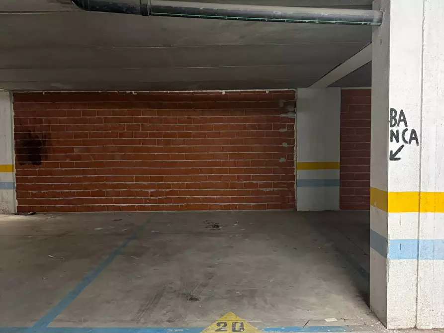 Immagine 14 di Box auto in vendita  in via Buccari 40 a Sassari