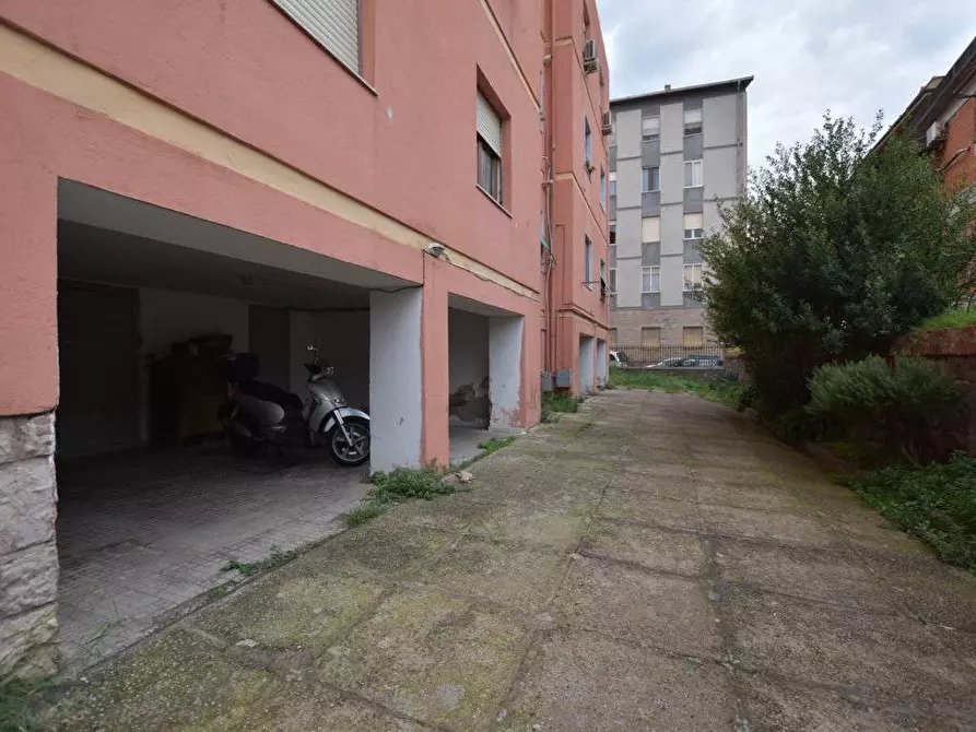 Immagine 22 di Appartamento in vendita  in via Coradduzza 7 a Sassari