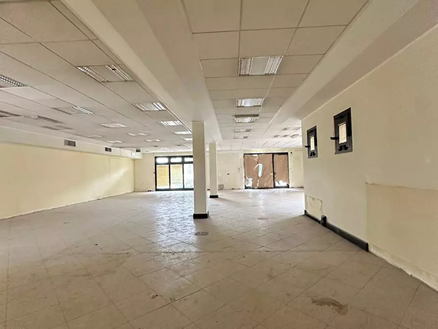 Immagine 5 di Locale commerciale in affitto  in viale Aldo Moro 243 a Olbia