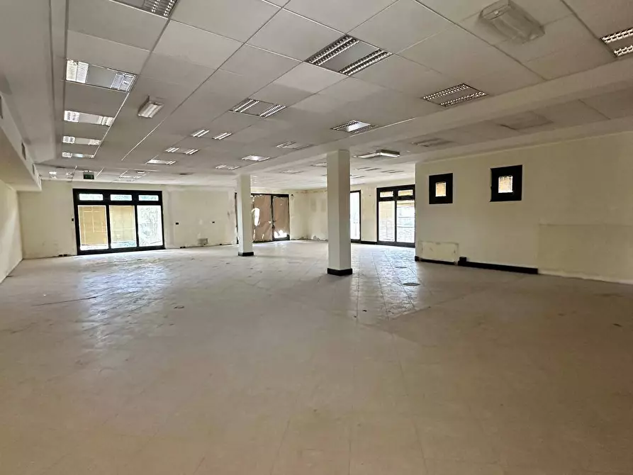 Immagine 7 di Locale commerciale in affitto  in viale Aldo Moro 243 a Olbia