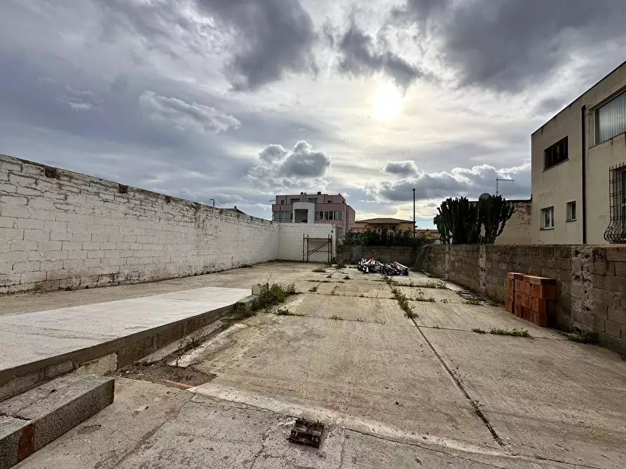 Immagine 15 di Locale commerciale in affitto  in viale Aldo Moro 243 a Olbia