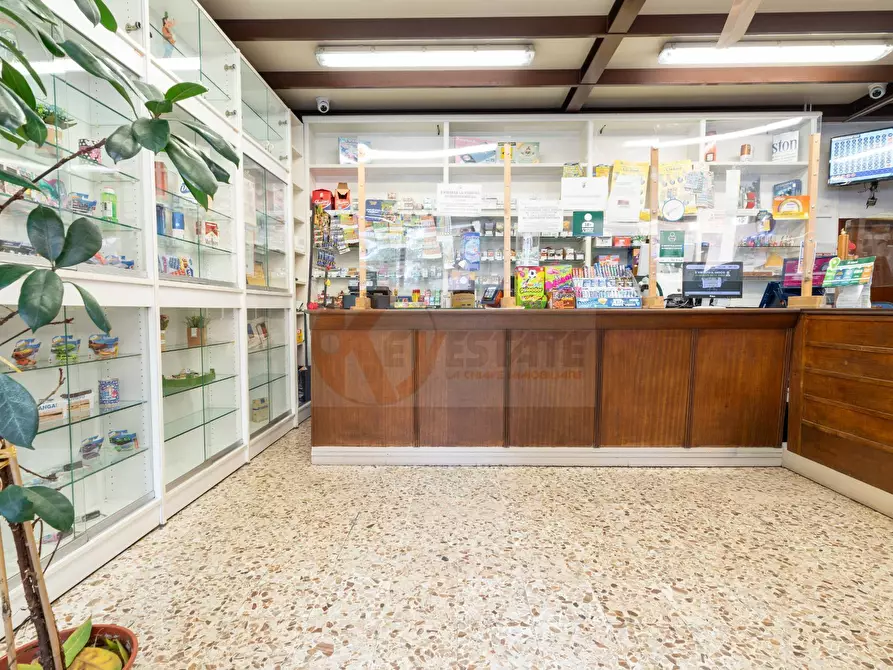 Immagine 2 di Attività commerciale in vendita  in via Principessa Maria 50 a Sassari