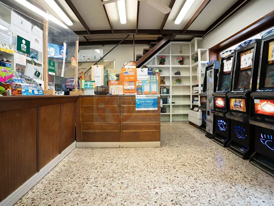 Immagine 7 di Attività commerciale in vendita  in via Principessa Maria 50 a Sassari