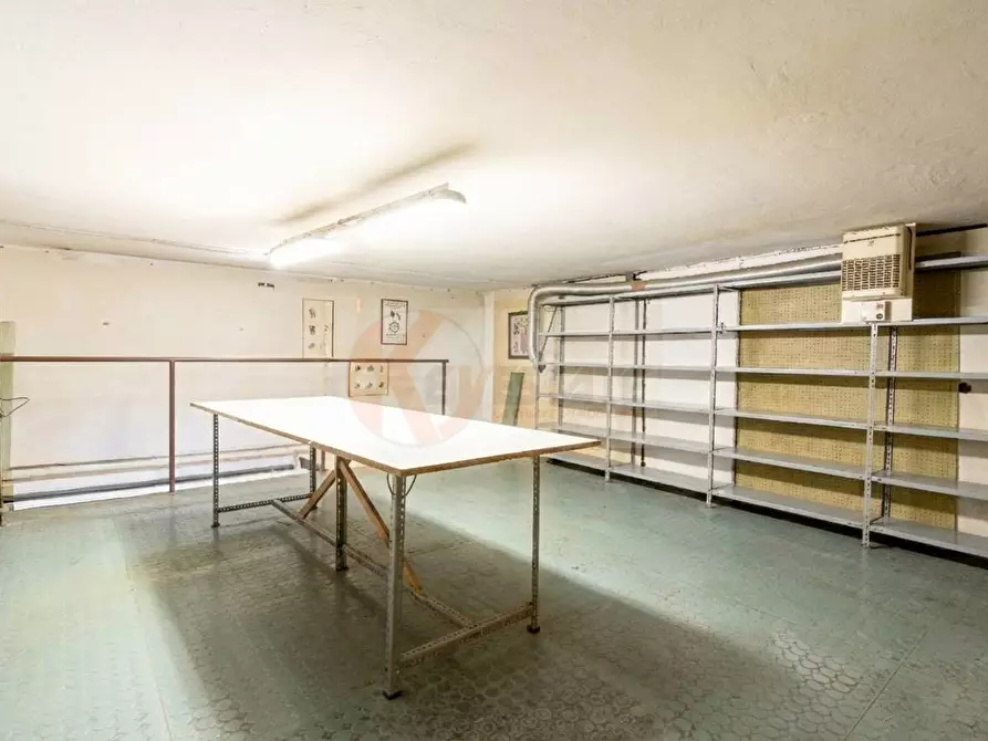 Immagine 13 di Attività commerciale in vendita  in via Principessa Maria 50 a Sassari