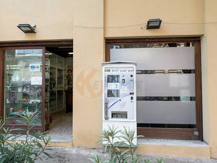 Immagine 16 di Attività commerciale in vendita  in via Principessa Maria 50 a Sassari