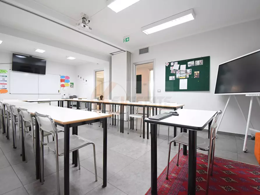 Immagine 3 di Locale commerciale in vendita  in via principe di Piemonte 3 a Sassari