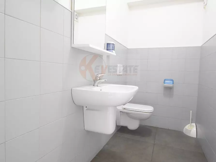 Immagine 12 di Locale commerciale in vendita  in via principe di Piemonte 3 a Sassari