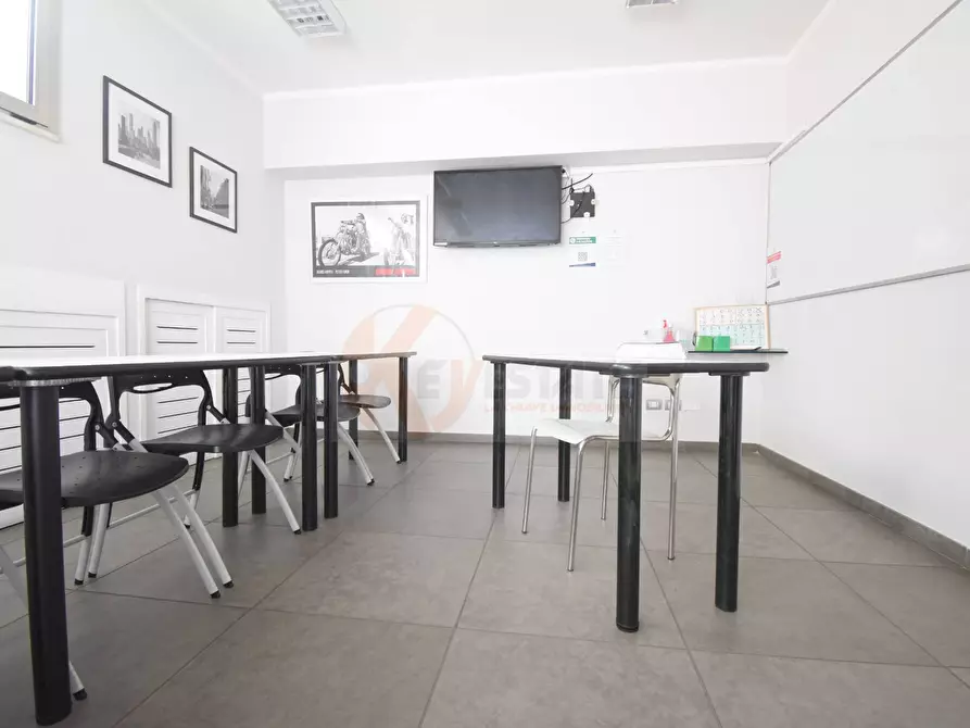 Immagine 11 di Locale commerciale in vendita  in via principe di Piemonte 3 a Sassari