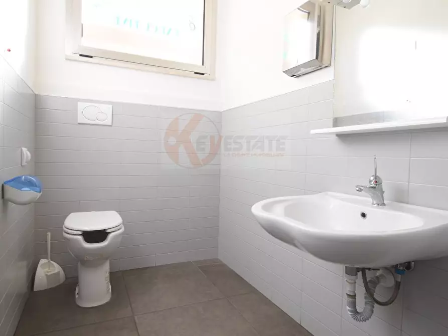 Immagine 14 di Locale commerciale in vendita  in via principe di Piemonte 3 a Sassari