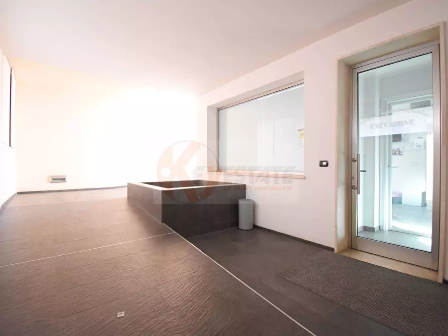 Immagine 25 di Locale commerciale in vendita  in via principe di Piemonte 3 a Sassari