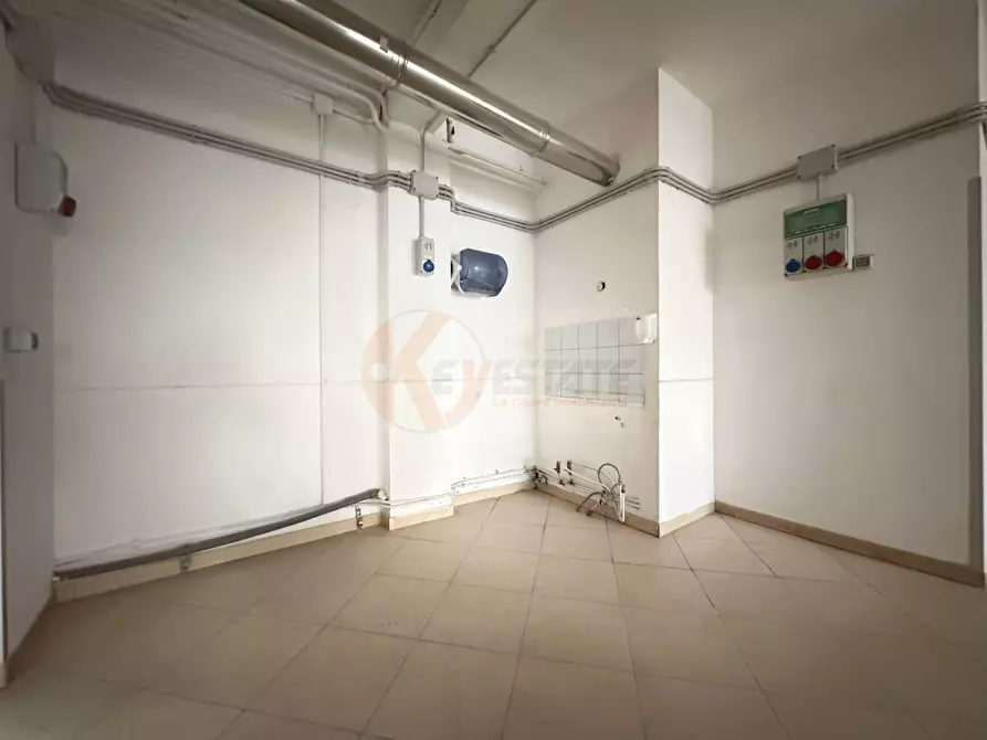 Immagine 15 di Locale commerciale in affitto  in via Fratelli Rosselli 8/A a Sassari