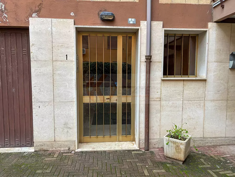 Immagine 30 di Appartamento in vendita  in via Medardo Riccio 1 a Sassari