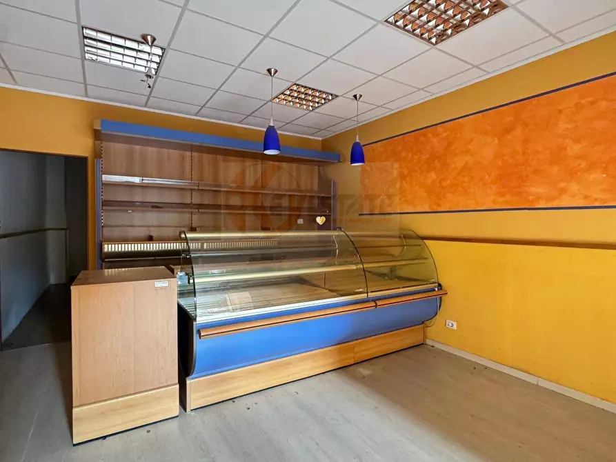 Immagine 8 di Locale commerciale in vendita  in via stanis manca a Sassari