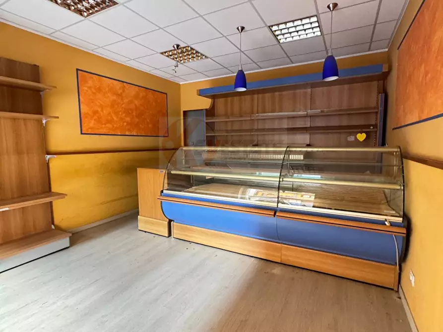 Immagine 7 di Locale commerciale in vendita  in via stanis manca a Sassari