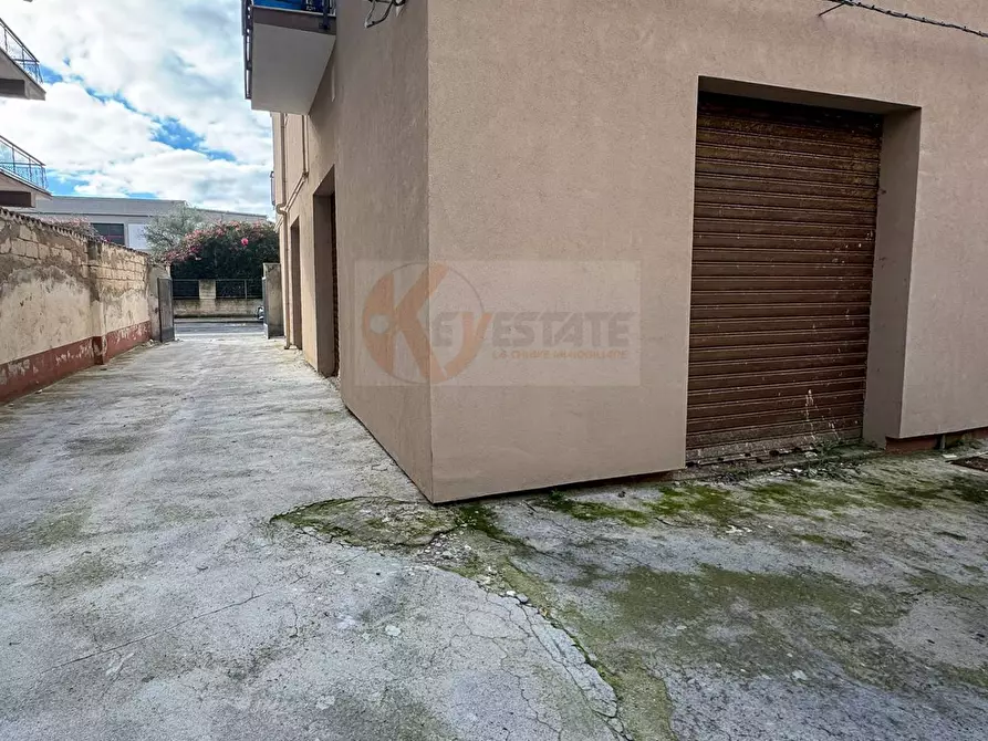 Immagine 16 di Locale commerciale in vendita  in via monsignor saba 11 a Sassari