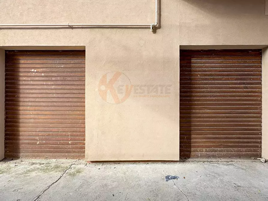 Immagine 13 di Locale commerciale in vendita  in via monsignor saba 11 a Sassari