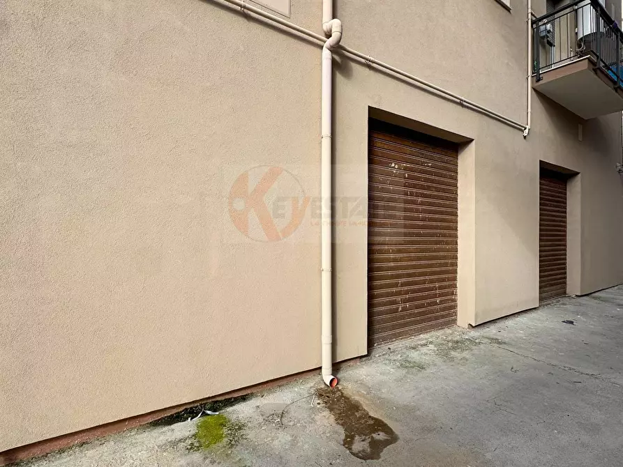 Immagine 12 di Locale commerciale in vendita  in via monsignor saba 11 a Sassari