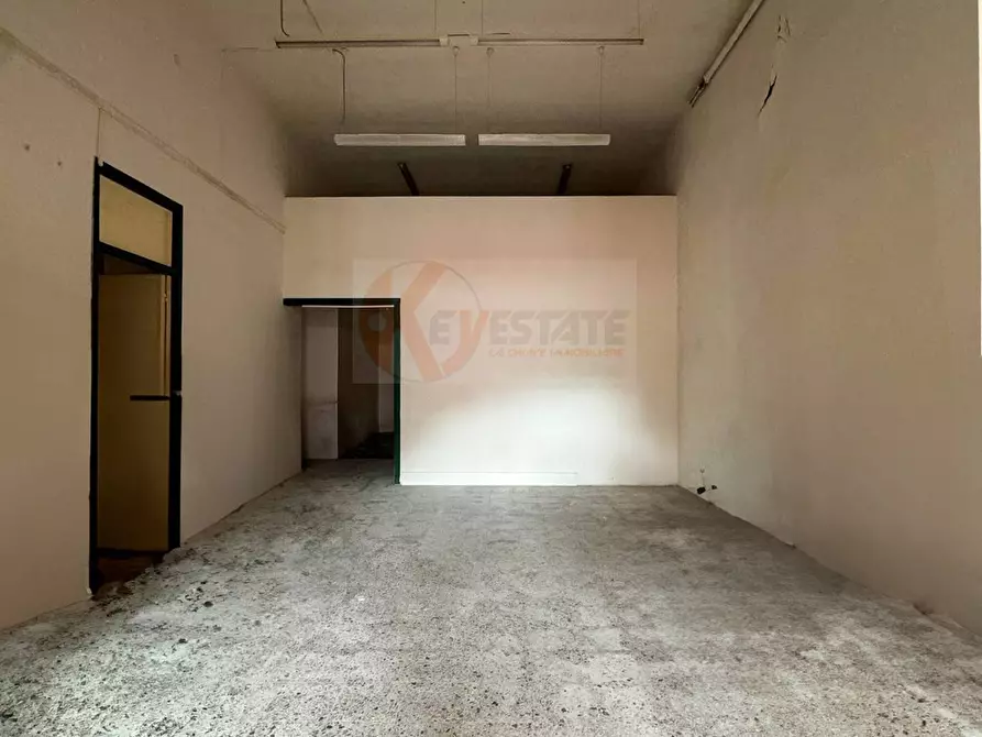 Immagine 8 di Locale commerciale in vendita  in via monsignor saba 11 a Sassari