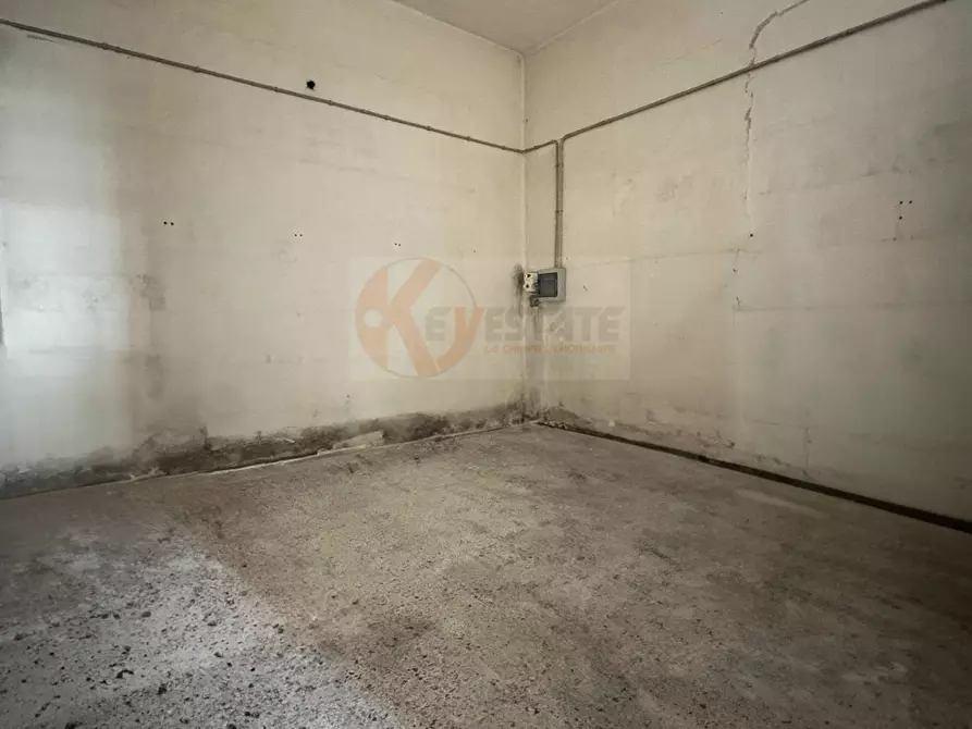 Immagine 11 di Locale commerciale in vendita  in via monsignor saba 11 a Sassari