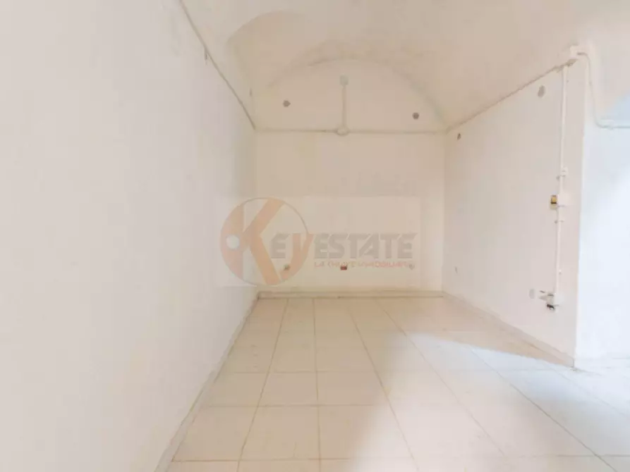 Immagine 14 di Locale commerciale in vendita  in via Rosello 13 a Sassari