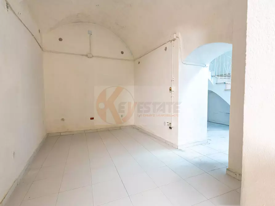 Immagine 15 di Locale commerciale in vendita  in via Rosello 13 a Sassari