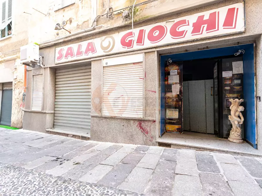 Immagine 17 di Locale commerciale in vendita  in via Rosello 13 a Sassari