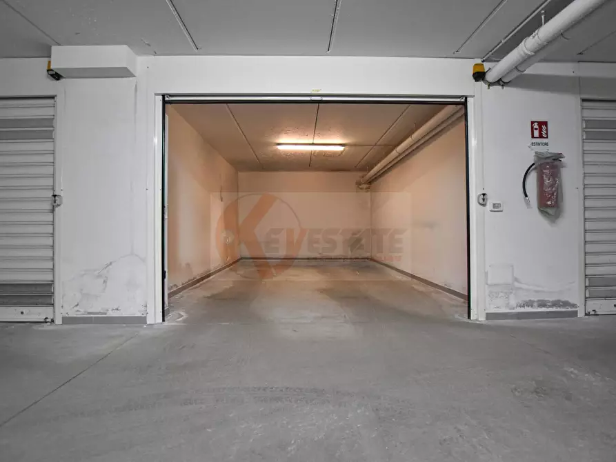 Immagine 41 di Appartamento in vendita  in via Matta 2/r a Sassari