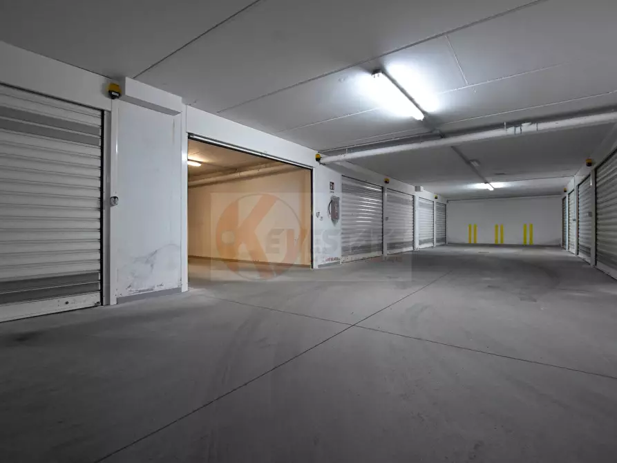 Immagine 42 di Appartamento in vendita  in via Matta 2/r a Sassari