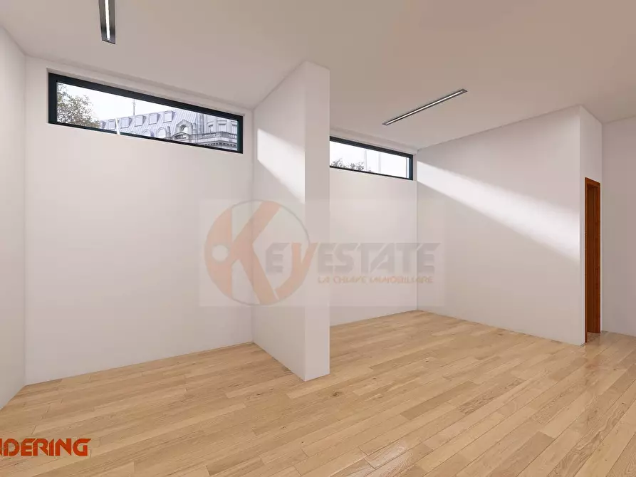 Immagine 9 di Locale commerciale in vendita  in via marogna 14 a Sassari